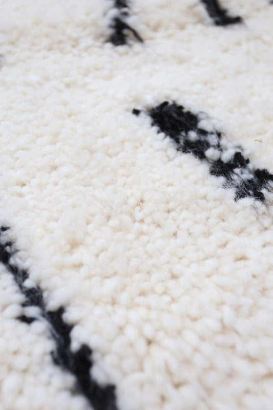 Tribal Hieroglyph 156 x 100cm