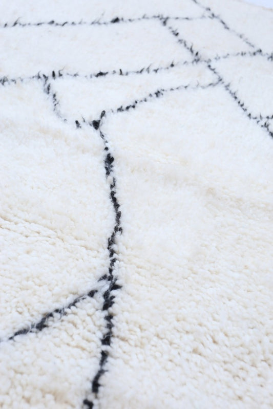 Minimalist Noir Lines 151 x 90cm