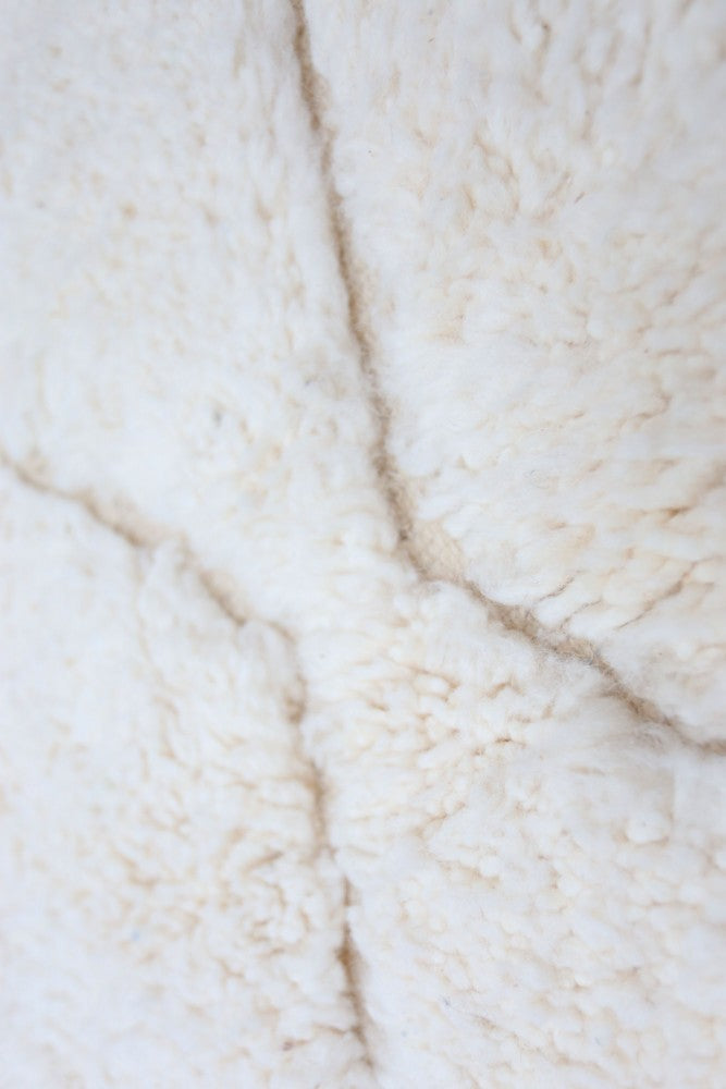 Beni Ourain Wool Rug – Minimalist Diamond Pattern 300 x 316cm