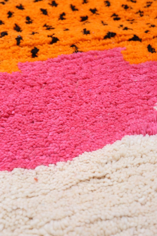 Sunset Dots – Azilal Runner 284 x 174cm