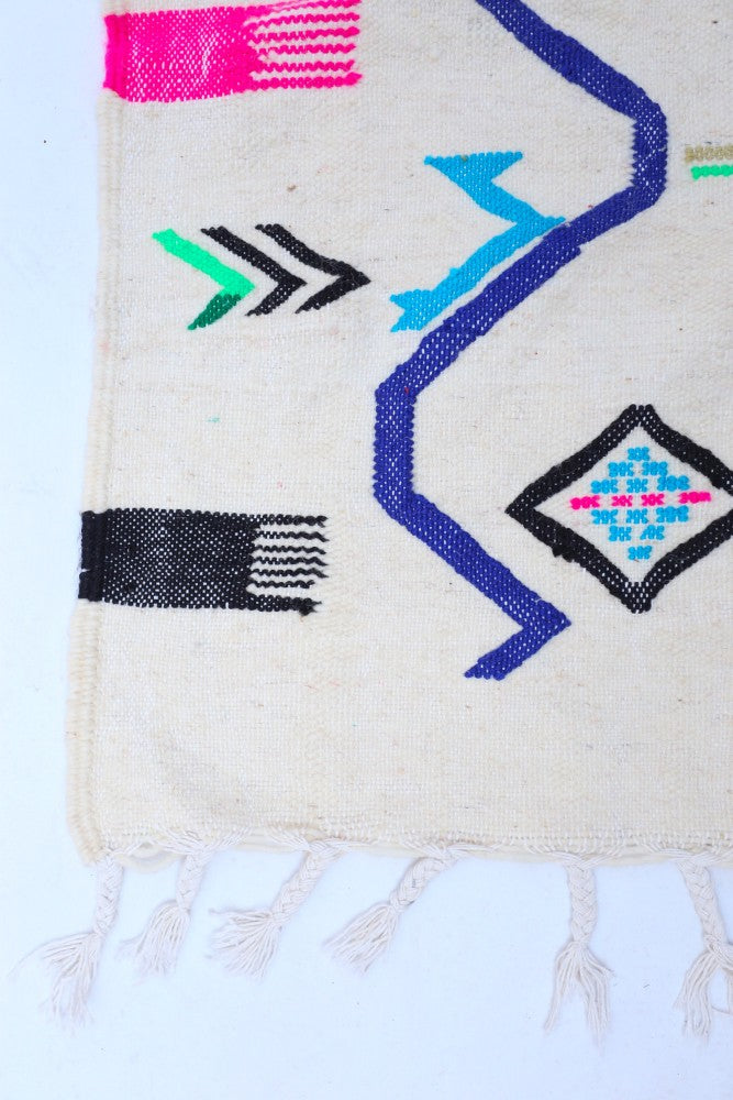 Handwoven High Atlas Kilim Rug – 243 x 141 cm