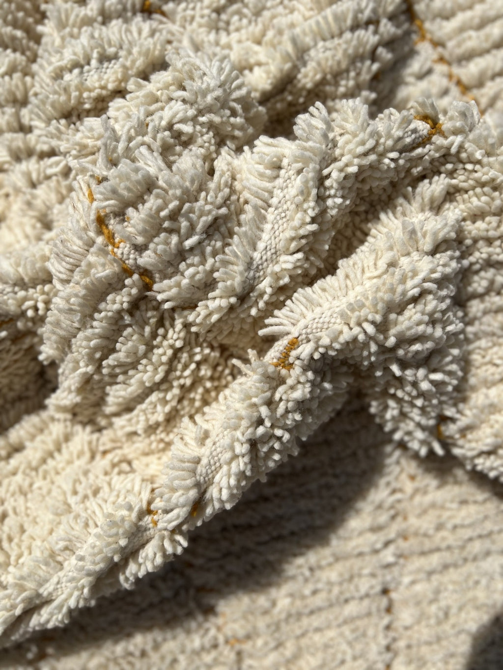 Warm Cream & Honey Diamond Wool Rug 250 x 150 cm