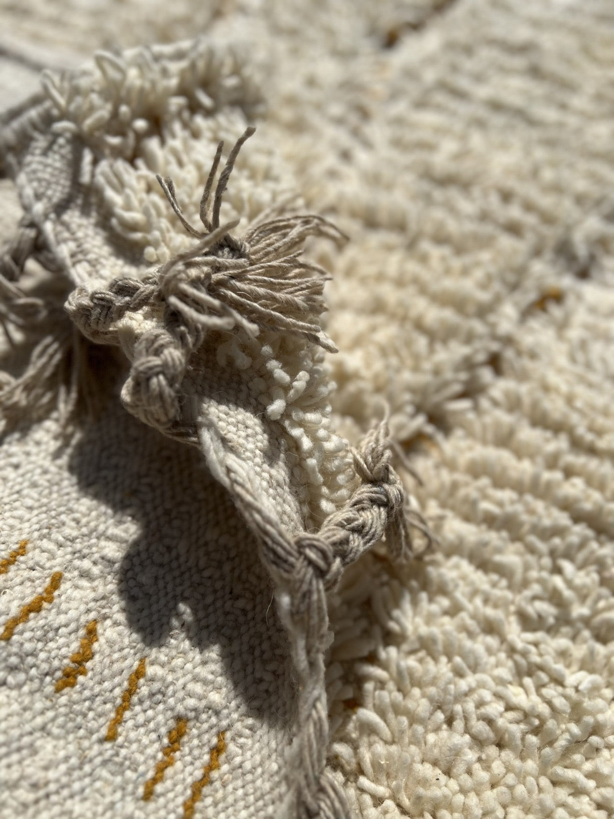 Warm Cream & Honey Diamond Wool Rug 250 x 150 cm