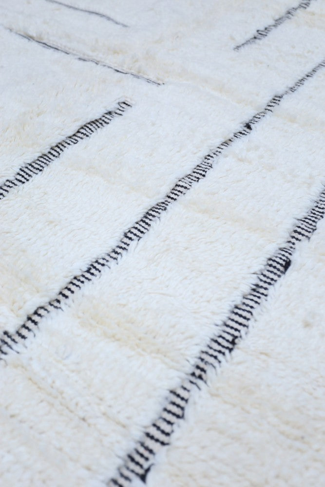 Timeless Comfort – Moroccan Beni Ourain Wool Rug 300 x 203cm