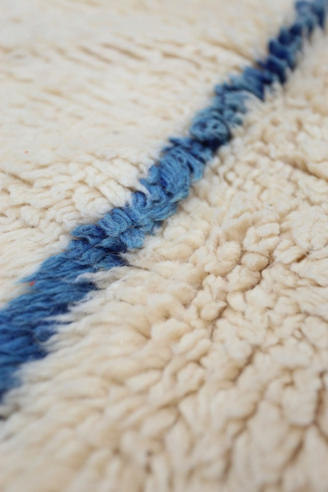 Handmade Moroccan Wool Rug with Blue Lines – Beni Ourain 246 x 160cm