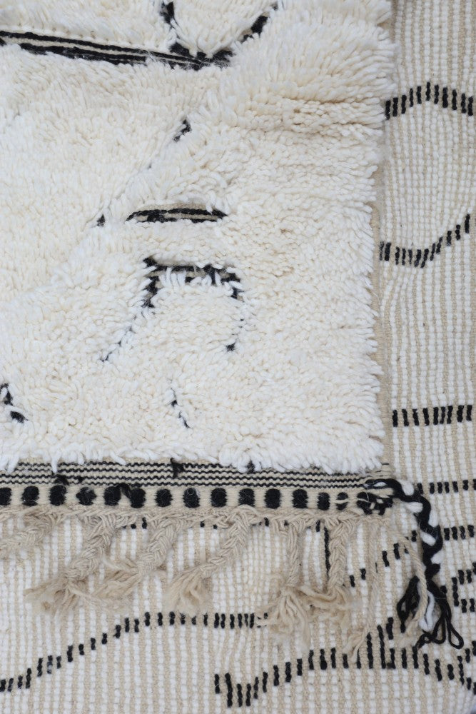 Ivory Silence 245x145cm