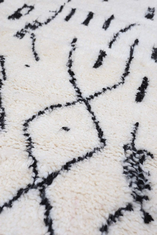 Tribal Hieroglyph 156 x 100cm