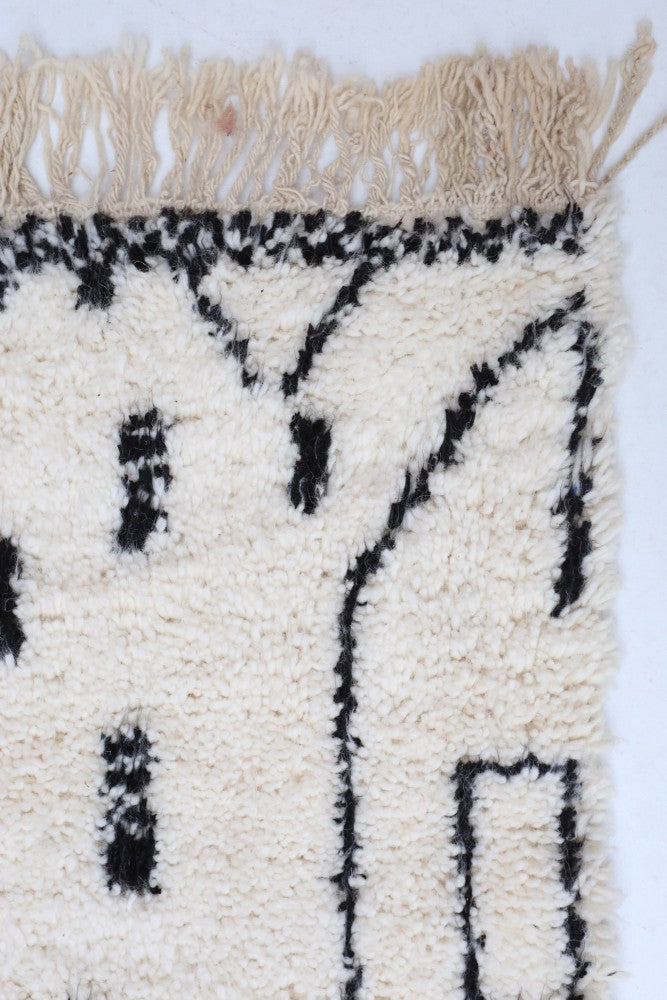 Tribal Hieroglyph 156 x 100cm