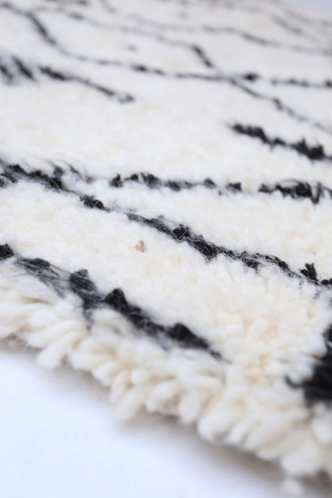 Tribal Hieroglyph 156 x 100cm