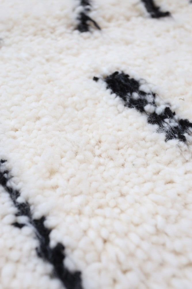 Tribal Hieroglyph 156 x 100cm