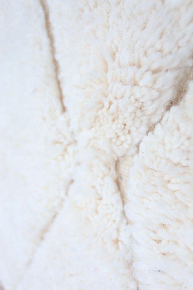 Beni Ourain Wool Rug – Minimalist Diamond Pattern 300 x 316cm