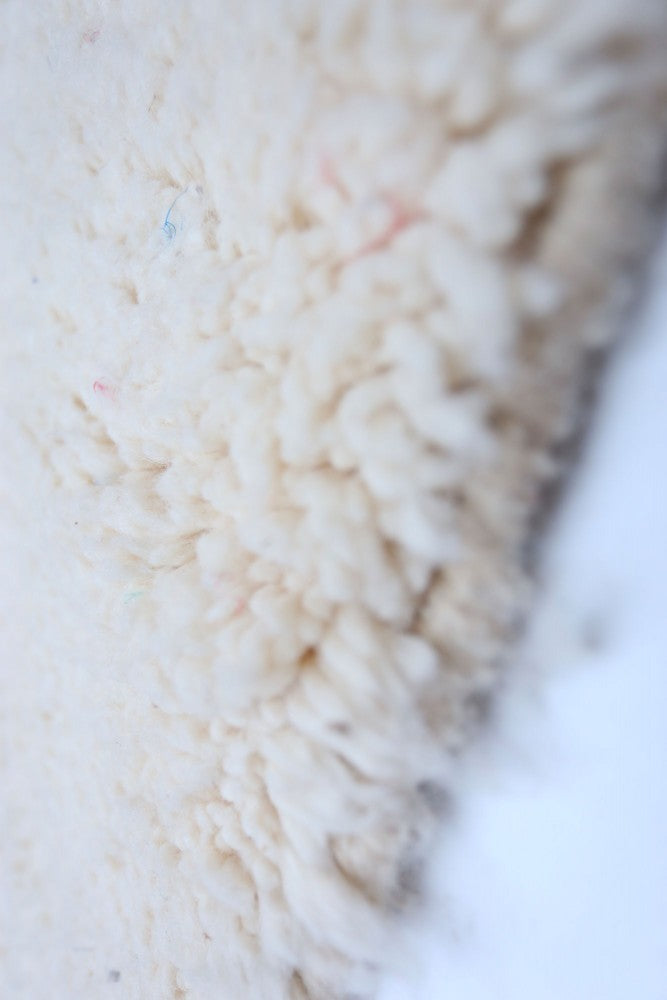 Beni Ourain Wool Rug – Minimalist Diamond Pattern 300 x 316cm