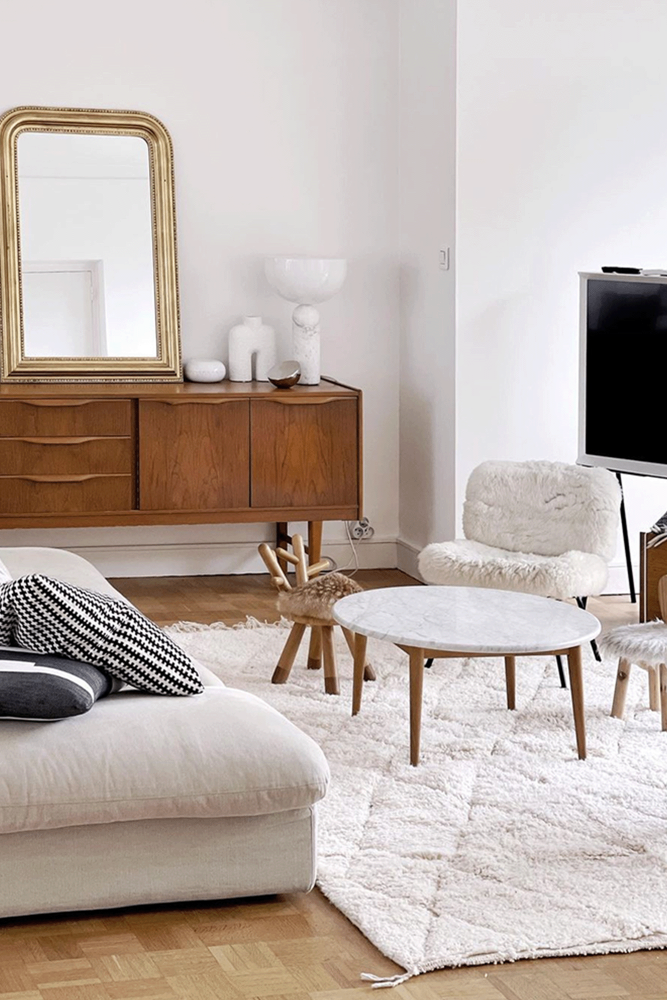 Beni Ourain Wool Rug – Minimalist Diamond Pattern 300 x 316cm