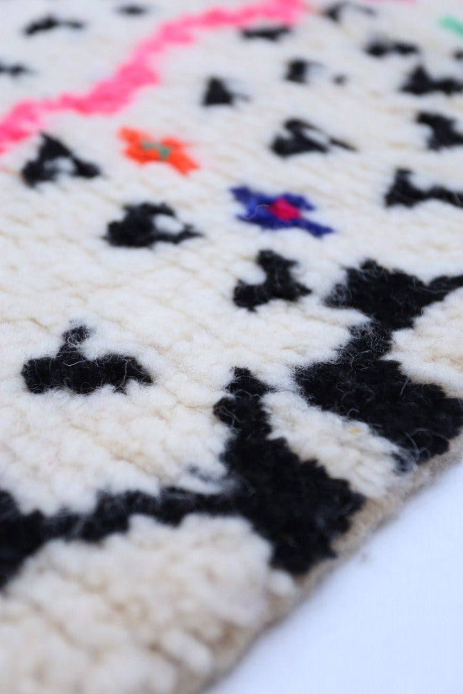 Azilal Joyful Collection – Festival Diamond Moroccan Wool Rug 243 x 154cm