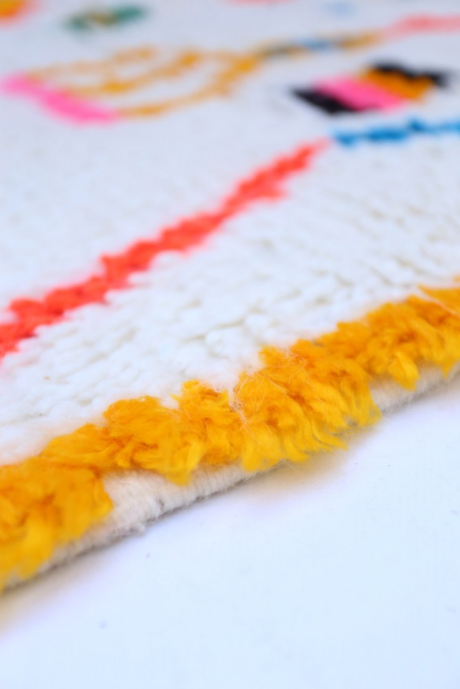 Joyful Collection – Handwoven Moroccan Azilal Wool Rug 190 x 145cm