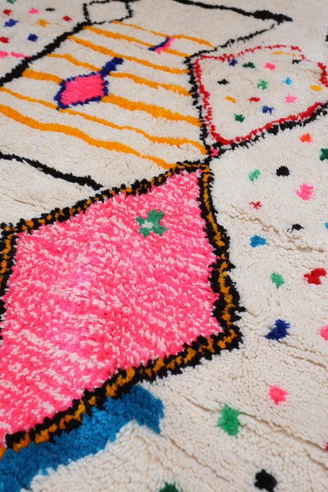 "Joyful Collection" Vivid Zig-Zag Azilal Area Rug  248 x 204cm