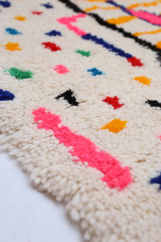 "Joyful Collection" Vivid Zig-Zag Azilal Area Rug  248 x 204cm