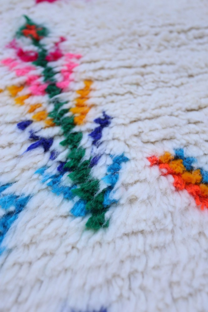 Joyful Collection – Handwoven Moroccan Azilal Wool Rug 157 x 100cm