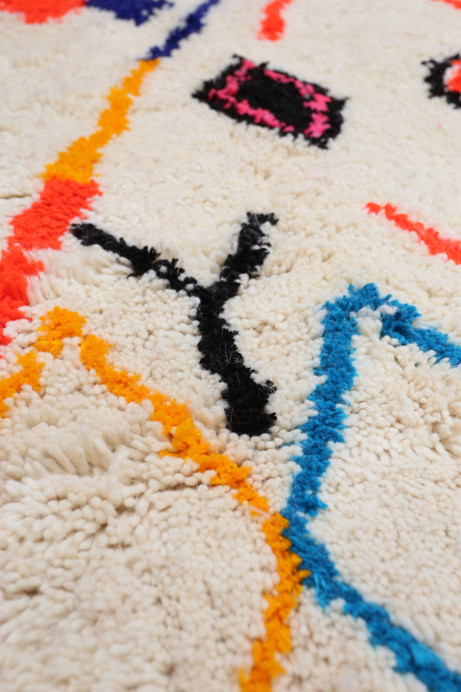 Joyful Collection: Vivid Diamond Azilal Wool Rug 297x190cm