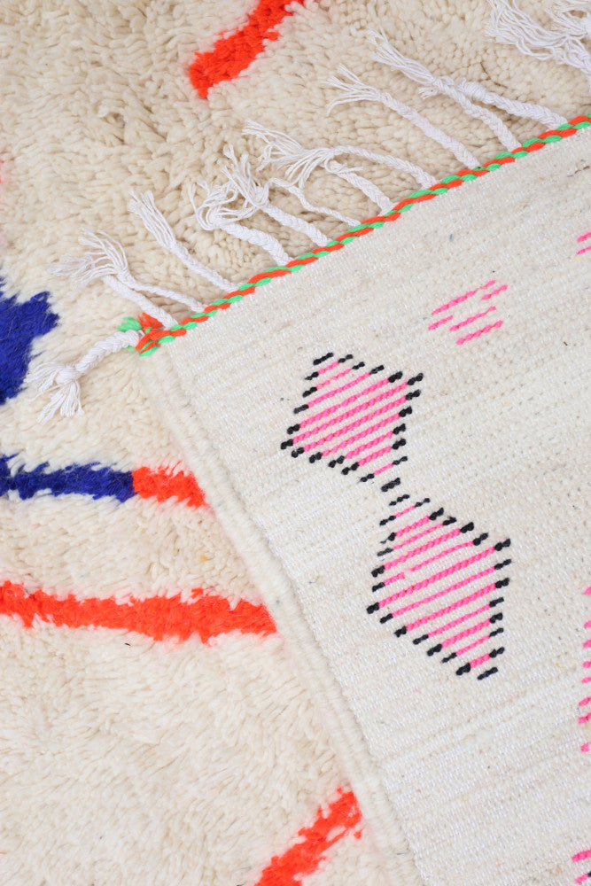 Joyful Collection: Vivid Diamond Azilal Wool Rug 297x190cm