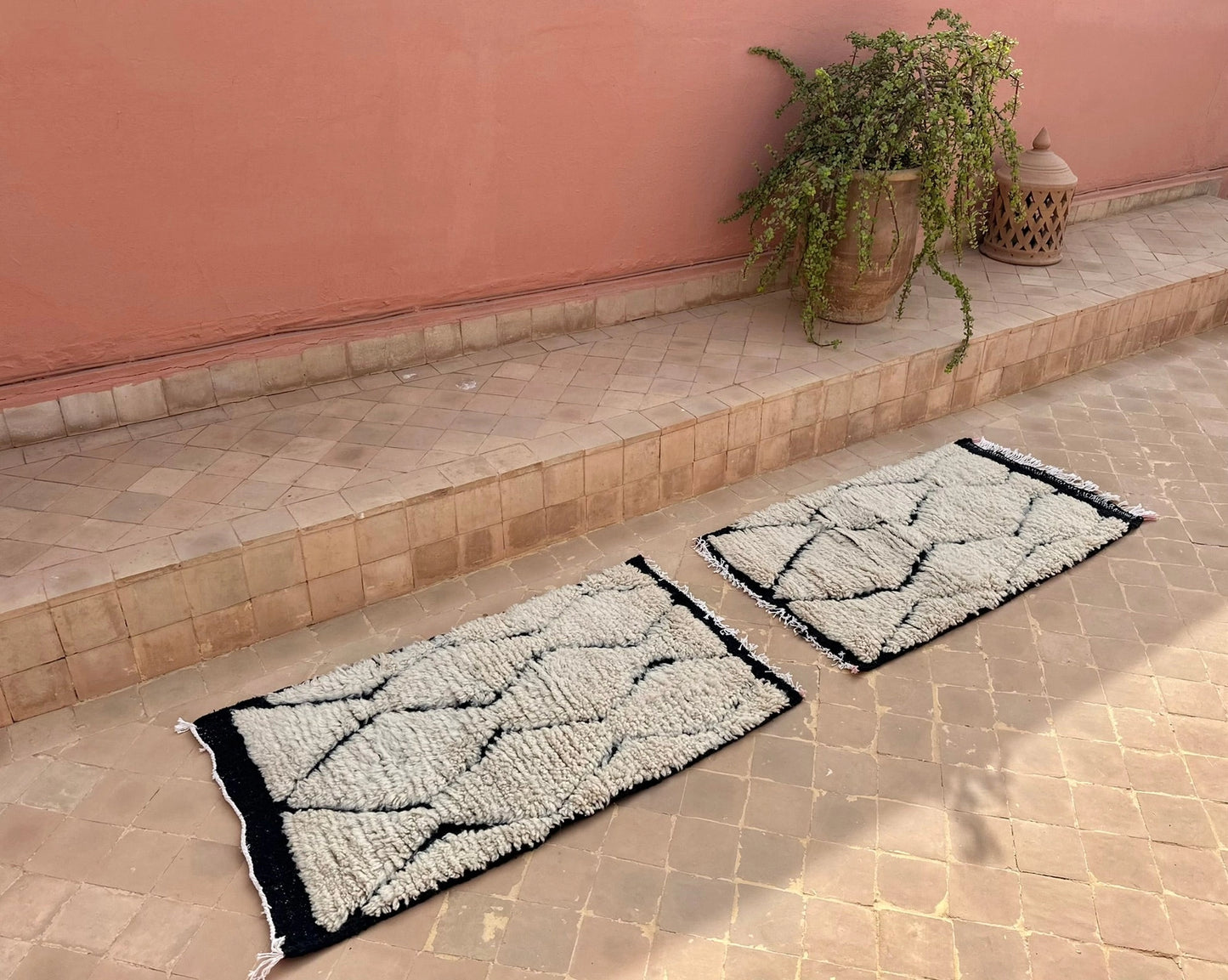 Minimalist Diamond Wool Accent Rug 95x55 cm